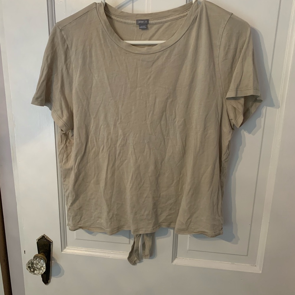 Aerie T-shirt with cute tie